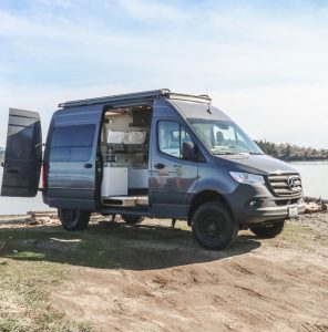 Short-Wheel-Base-Layout-Van